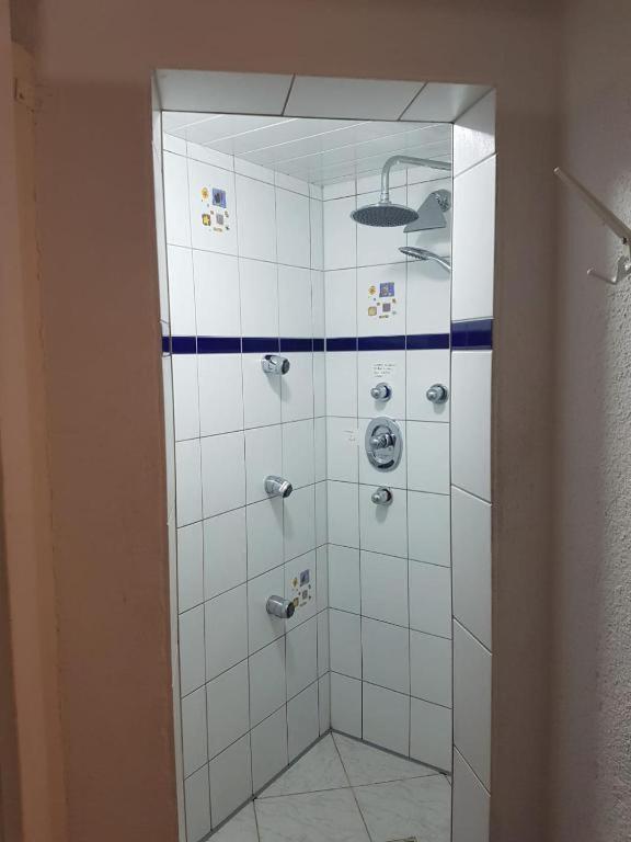 Apartamento Elw Sonnig,Terasse, Bis Zu 13 Schlafpl. Obergroningen Exterior foto
